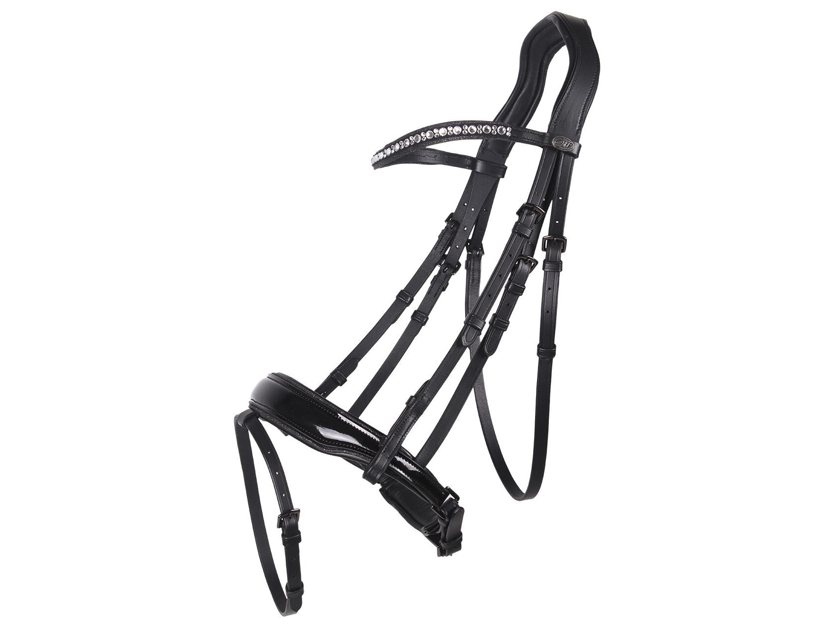 Die QHP Trense Orlando für Pferde sorgt für einen glänzenden Auftritt – dieses elegante Zaumzeug, mit einem Nasenriemen aus Lackleder, ist die perfekte Kombination aus Eleganz und Komfort