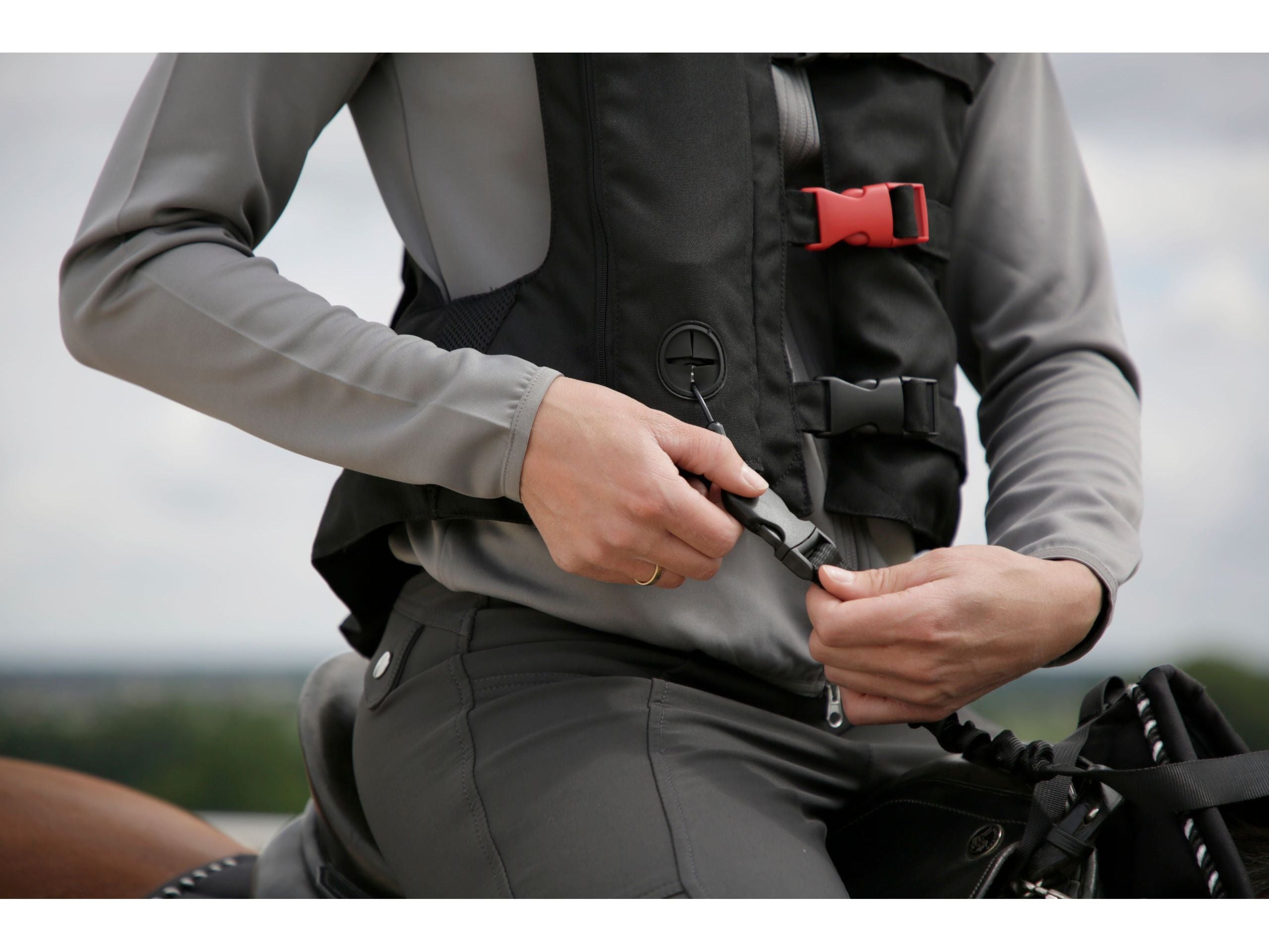 Covalliero airbag vest Spark for riders