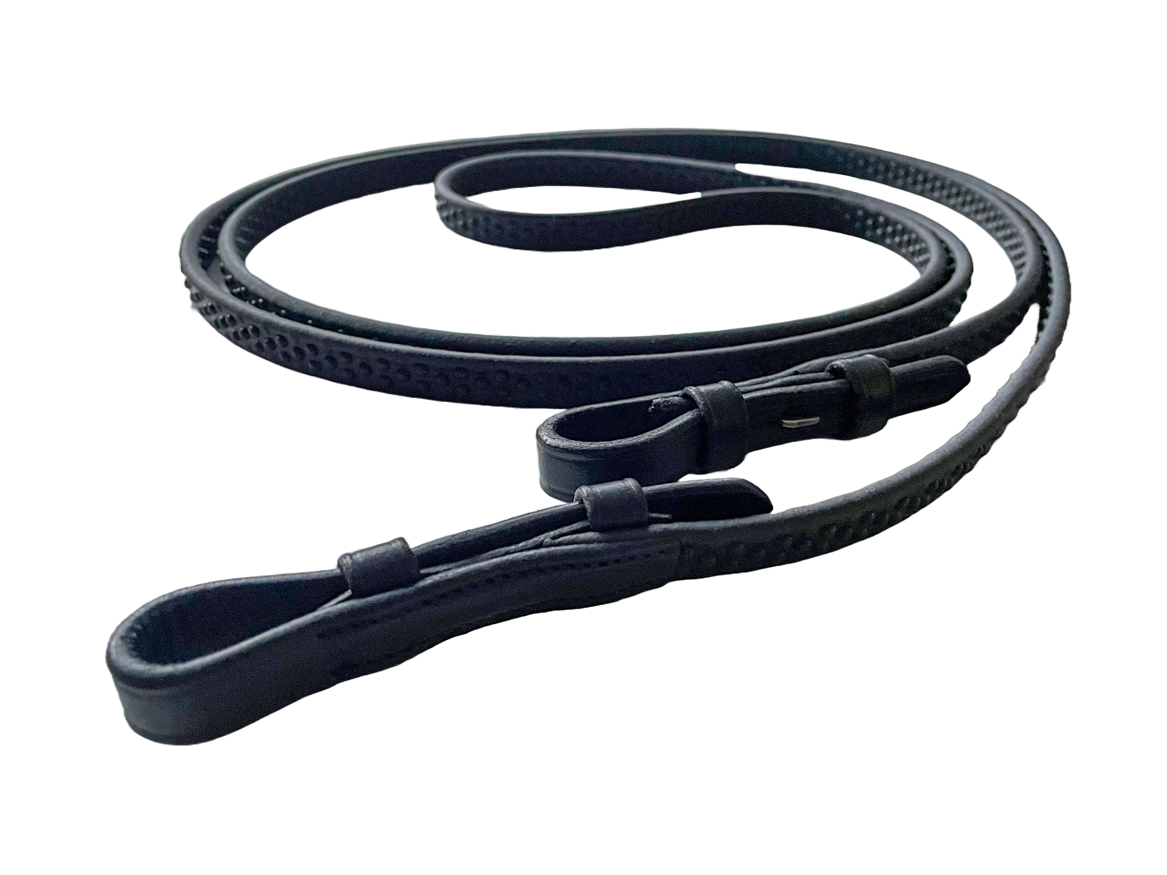 Der gut in der Hand liegende, g<span>enoppte und </span><span>mit Zaumhaken versehene </span><span>Zügel, wird aus dem hochqualitativen und handfreundlichen Biothane</span><span>® </span><span>Material gefertigt, das zudem sehr pflegeleicht und langlebig ist</span>