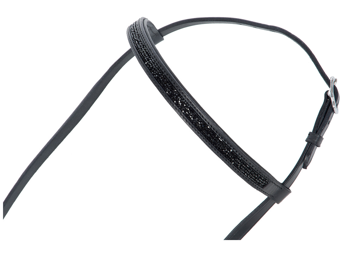 Das funkelnde Kopfstück Black Rocks von Hilbar ist mit schwarzen Schmuckelementen veredelt – lässt Dein Islandpferd elegant erstrahlen