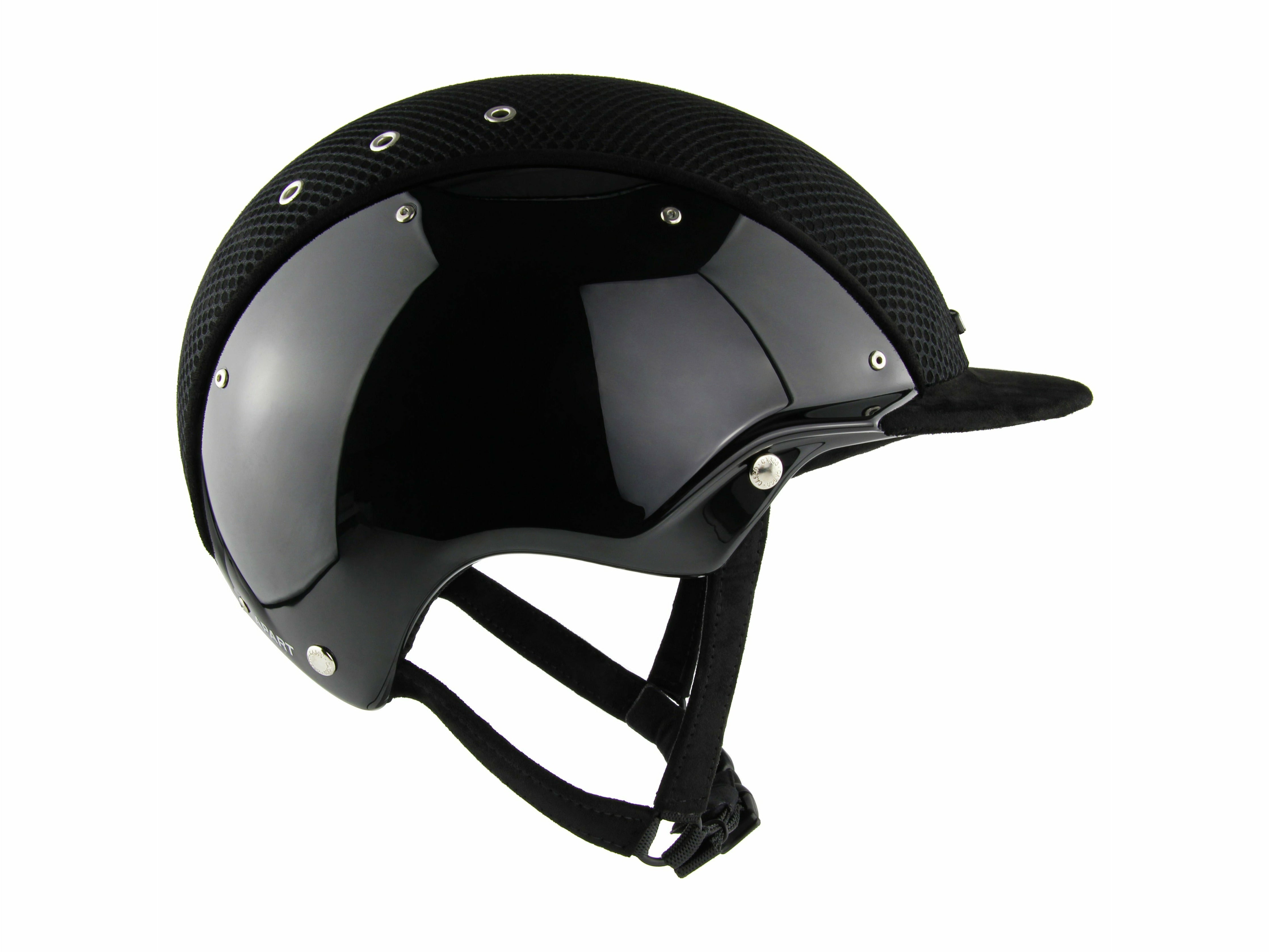 Die Kombination aus klassischer Form und modernen Materialien, dass macht den Reithelm APART von Casco nicht nur zu einem absoluten Eyecatcher, sondern sorgen auch für eine pflegeleichte und unempfindliche Helmoberfläche