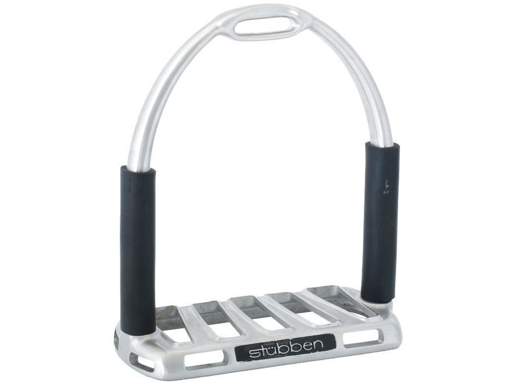 Der Steigbügel Flexi-Grip Steigbügel aus dem Stübben STEELtec Programm erfüllt alle Bedürfnisse sicherheitsbewusster Reiter. Trittweite: 12,0 cm