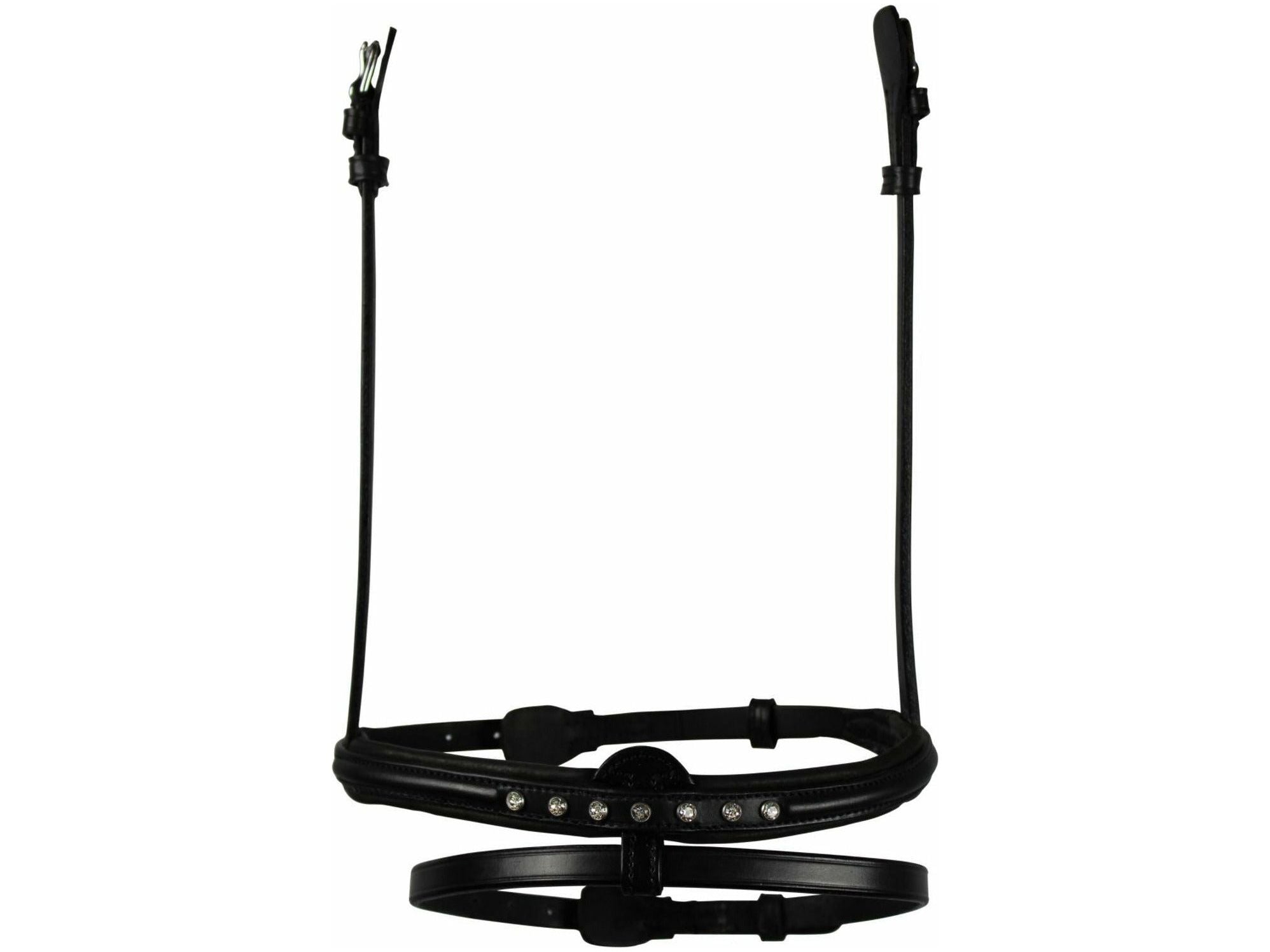 Das mit sieben weiß-glitzernden Schmuckdiamanten verzierte, weich gepolsterter und schnell wechselbare, englisch-kombinierte Sperrhalfter bringt nicht nur Deine Trense zum Funkeln es verfügt ebenfalls über das innovative Bridle-Smart-System, das Dir einen schnellen und einfachen Wechsel vom englisch-kombiniertem zum englischen Reithalfter ermöglicht, ohne, dass eine störende Schlaufe sichtbar bleibt Setze Deine ganz eigene Gestaltungsidee, mit der Hilbar Royal Exklusiv Trense, um.