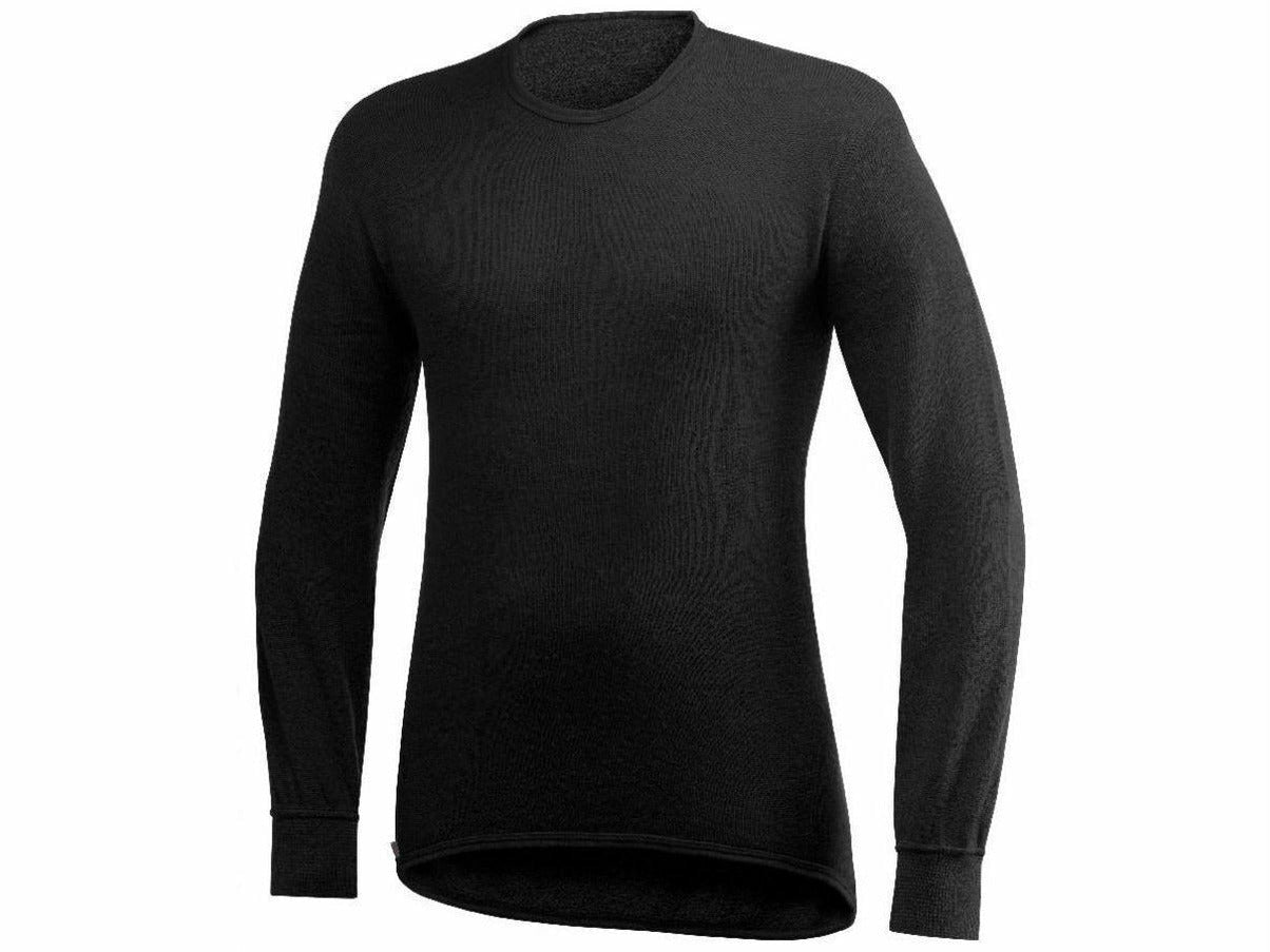 Nie wieder frieren, ohne eine neue Reitjacke kaufen zu müssen Bei dem Crewneck 200, vom schwedischen Traditionshersteller Woolpower, handelt es sich um ein langärmliges Shirt, mit rundem Halsausschnitt, im Rundstrickverfahren, ohne längsgerichtete Nähte, gefertigt. Die verlängerte Rückenpartie sorgt auch bei den typischen Bewegung im Reitalltag für optimalen Schutz.
