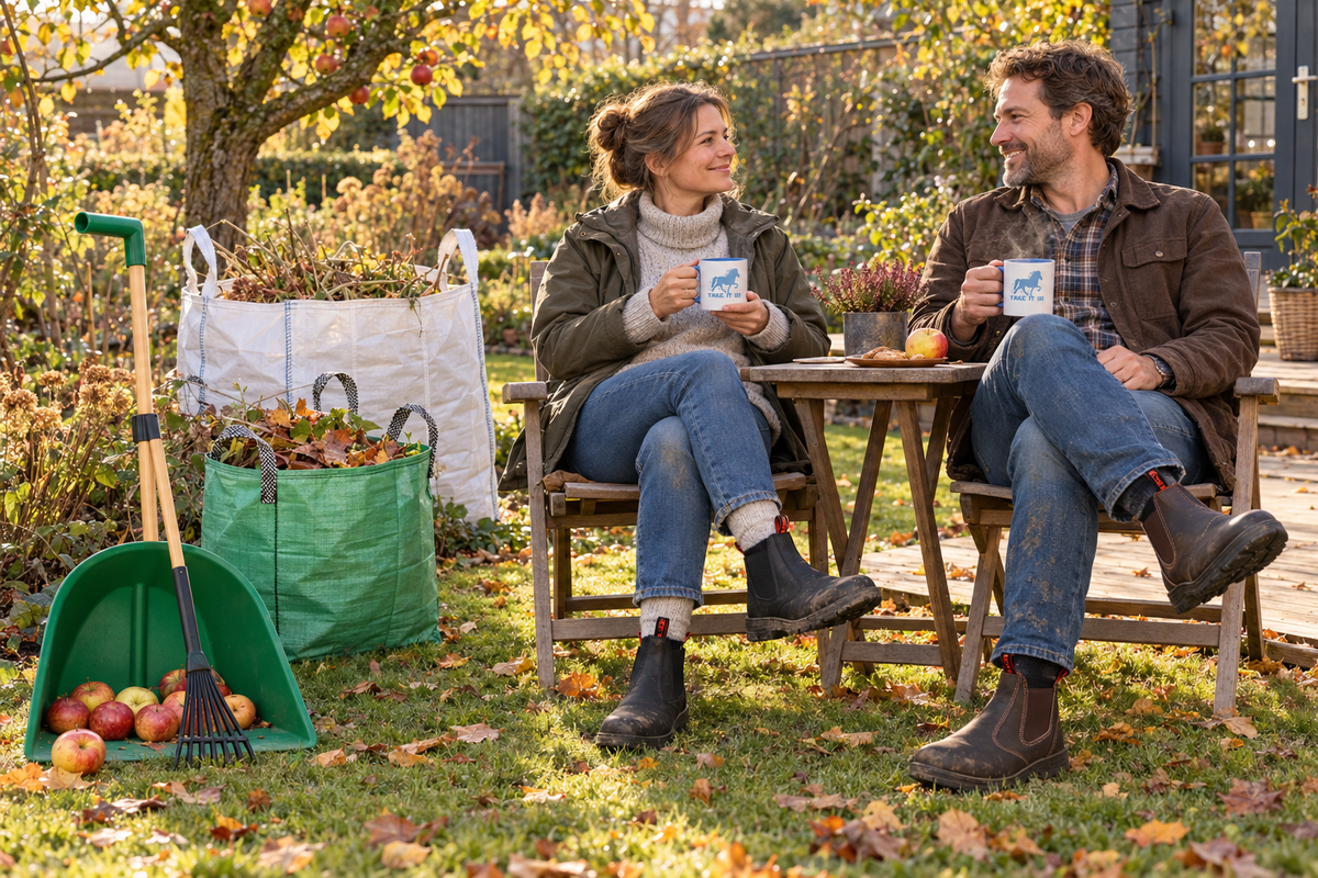 Herbstliche Teepause im Garten mit Redback Boots, Tragetasche, Big Bag und Mistboy