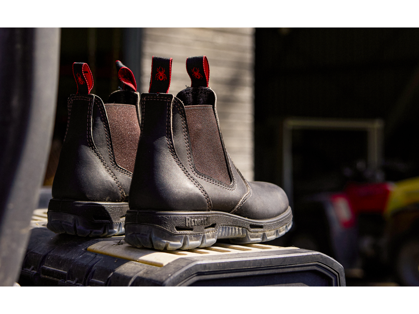 Redback Bobcat BUSBBK Chelsea Boot Schwarz Stahlkappe, Studioansicht