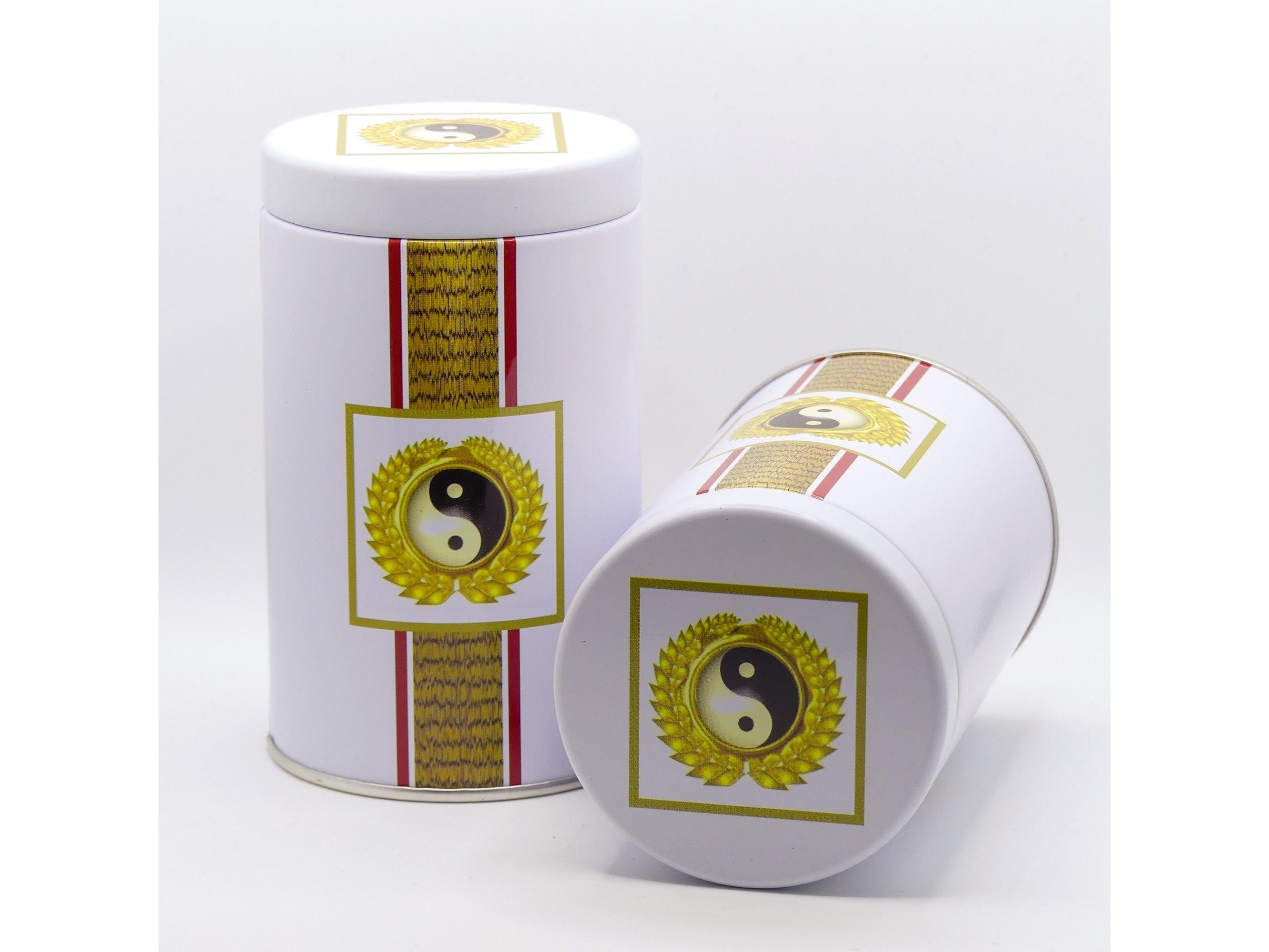 Bezaubernde Teedose mit Yin-Yang-Symbol